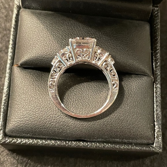 Gorgeous sterling silver and cubic zirconia with filigree on sides. - Picture 2 of 2